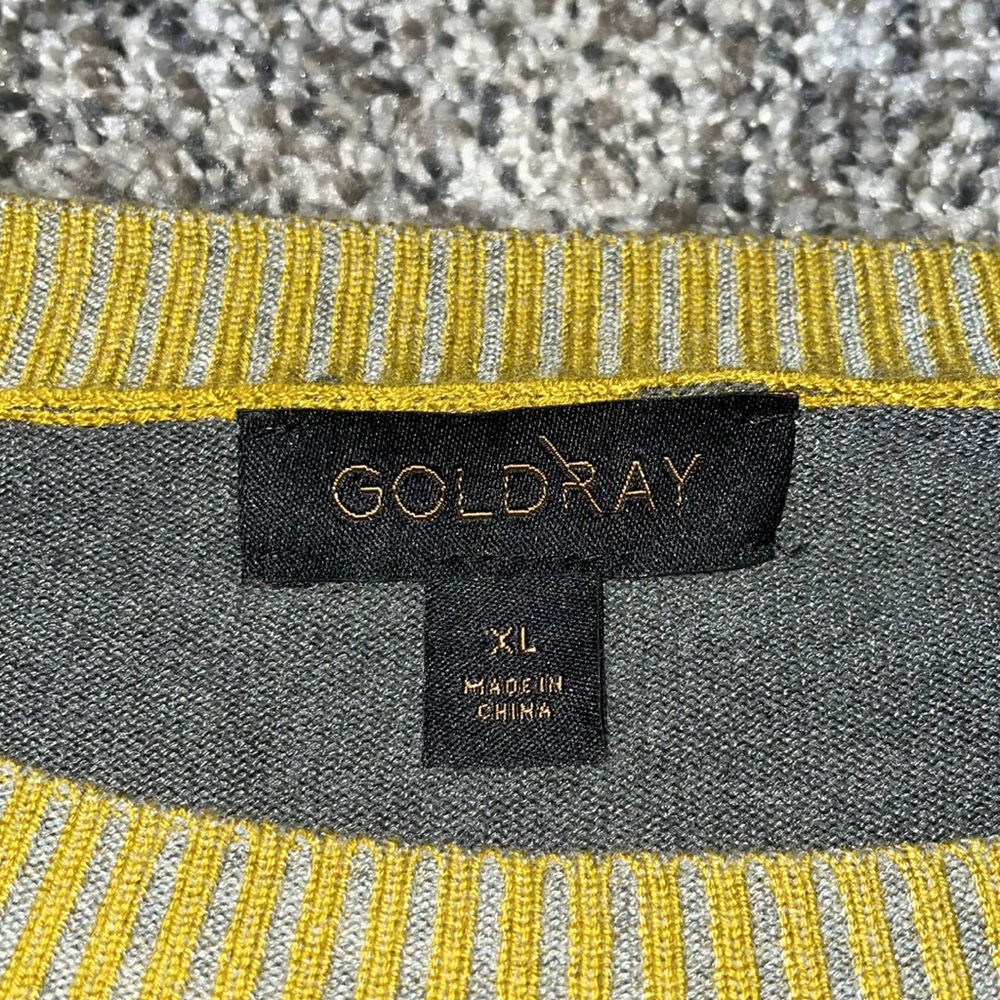 NWOT.  Gold Ray Men’s long sleeve sweater.  Size XL - Picture 3 of 4